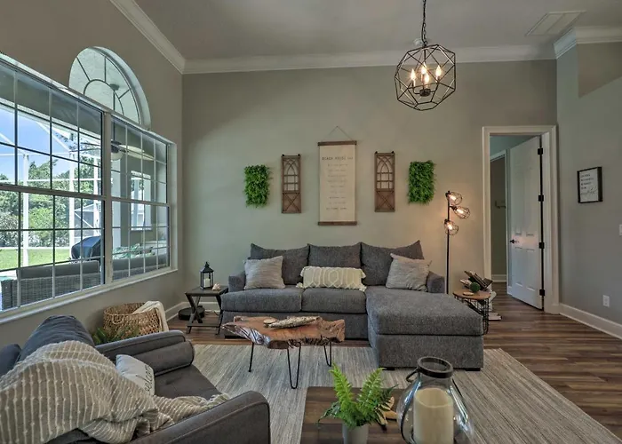 Upscale Palm Coast Home W/ Pool: 7 Mi To Beaches!